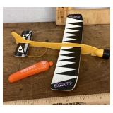 Airplane stunt gliders
