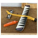 Airplane stunt gliders