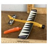 Airplane stunt gliders