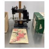 Vintage Singer Sewhandy child