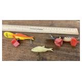 3 fishing lures