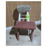 Lot - (2) Stools