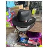 (2) hats