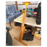 Easel