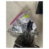Curtain hanger and decorative cat