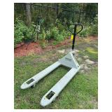 Strongway 4400-lb Capacity Pallet Jack