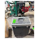 Mitsubishi XL1XU LCD Projector with Rolling Hard Case