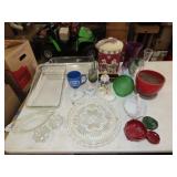 Table Lot of Glassware