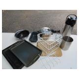 Table Lot of Kitchenware