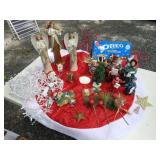 Table Lot of Christmas