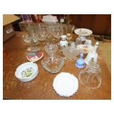 Table Lot of Glassware