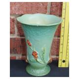 Roseville Snow Berry Vase