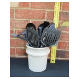 Soneware Utensil Jar With Utensils