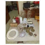 Table Lot of Glassware