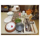 Table Lot of Kitcheware and Glassware