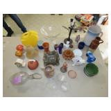 Table Lot of Glassware