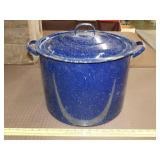 Enamelware Pot w/ Lid - 14"