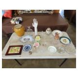 Table Lot of Glassware