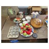 Table Lot of Glassware