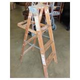 Wood Step Ladder - 45"