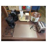Table Lot of Kitchen Appliances & Utensils