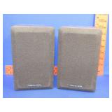 Pair of Realistic Minimus-7W Bookshelf Speakers
