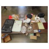 Table Lot of Household & Misc