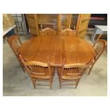 *Very Nice* Oak Dining Table w/ Six Chairs