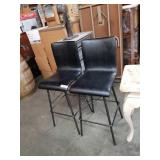 2 bar stools