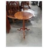 Antique round table lamp