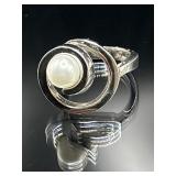 Sterling silver abstract pearl ring, 10.16g