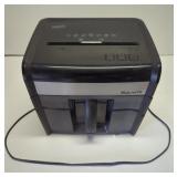 Staples Mailmate M7 shredder. Also shreds credit