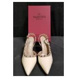 Pair of designer style womens shoes size 37
