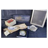 Misc beach theme collectibles, utensils, napkin