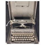 1940s Royal Quite Deluxe typewriter in original