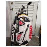 Left handed golf set & TaylorMade tour bag