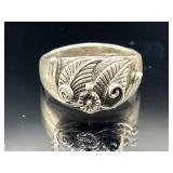 Sterling silver flower & leaf ring, 5.87g