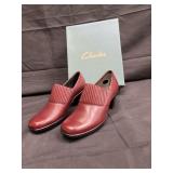 New Clarks Bendables wine-red leather slip