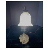 Vintage table lamp 16"h.