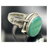 Argentium silver ornate green stone ring, 5.11g