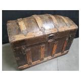 Vintage hunch back storage chest