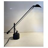 Black metal cantilever desk lamp