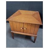 Mid century modern henredon end table nightstand