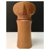 Mid-century-style teak salt/pepper