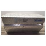 Diamond plate truck bed tool box with