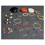 Costume jewelry: assorted bracelets
