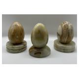Set of 3 onyx eggs on stands