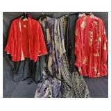Group of ladies vintage Japanese kimono / box lot.