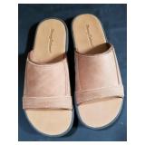 Tommy Bahama sandals size 9