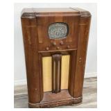 American Bosch antique floor radio Model 680